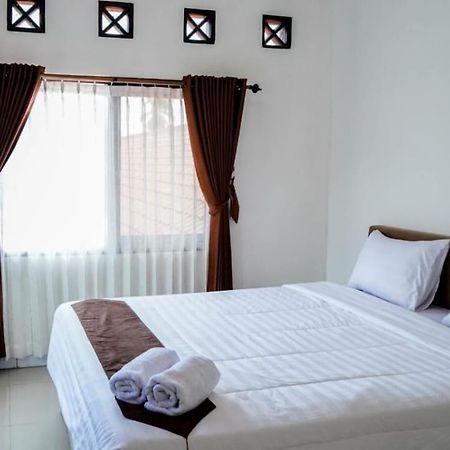 Hotel Pondok Putri Batukaras Bagian luar foto