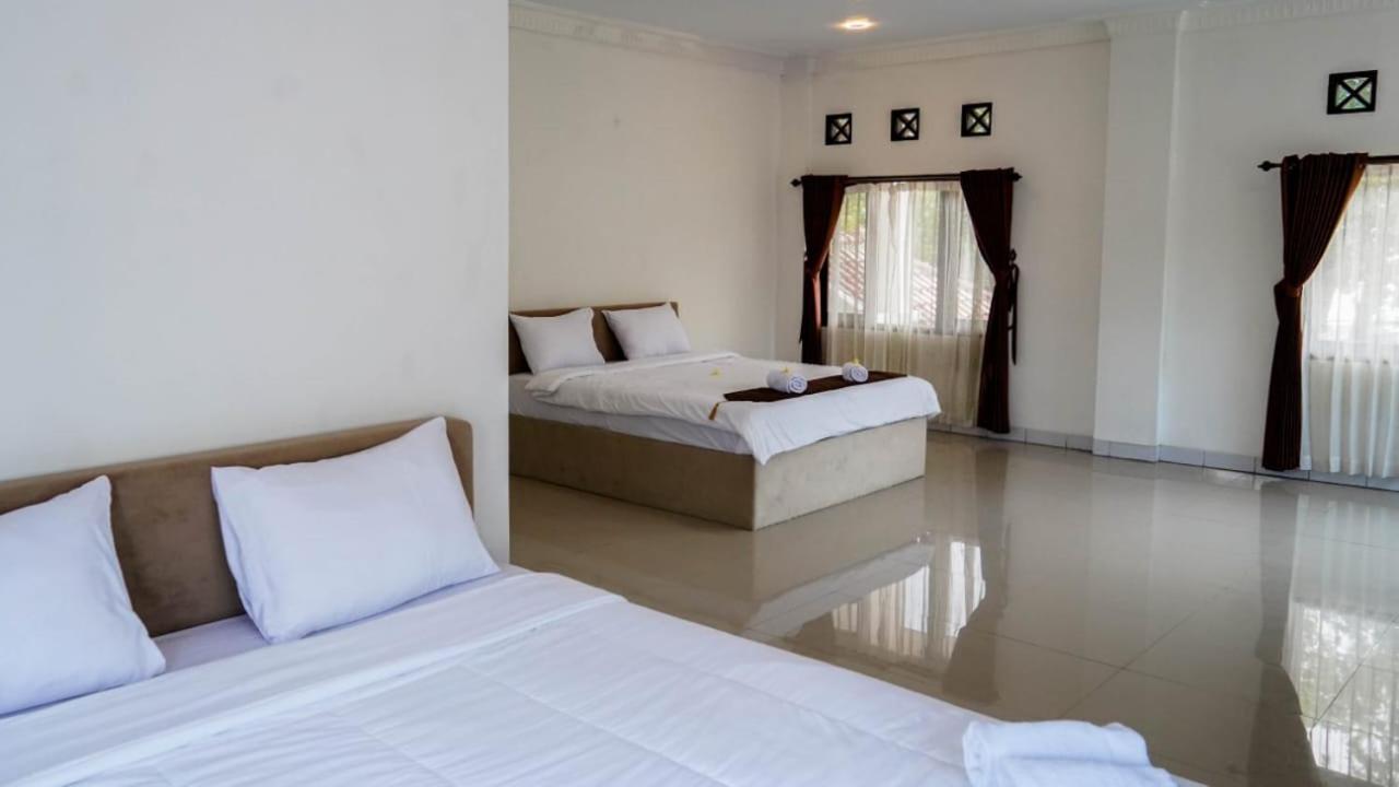 Hotel Pondok Putri Batukaras Bagian luar foto