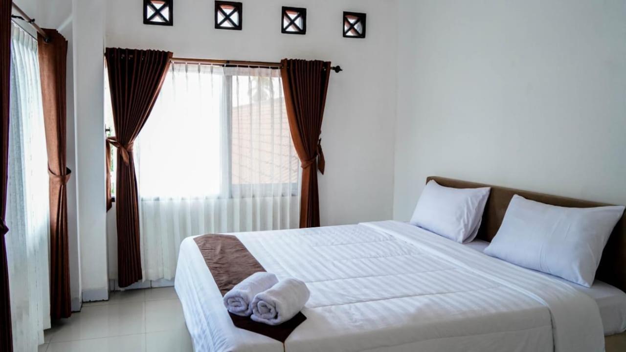 Hotel Pondok Putri Batukaras Bagian luar foto