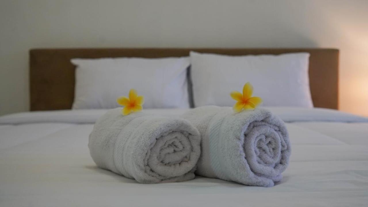 Hotel Pondok Putri Batukaras Bagian luar foto