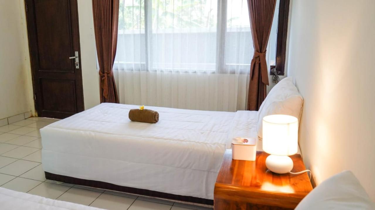 Hotel Pondok Putri Batukaras Bagian luar foto